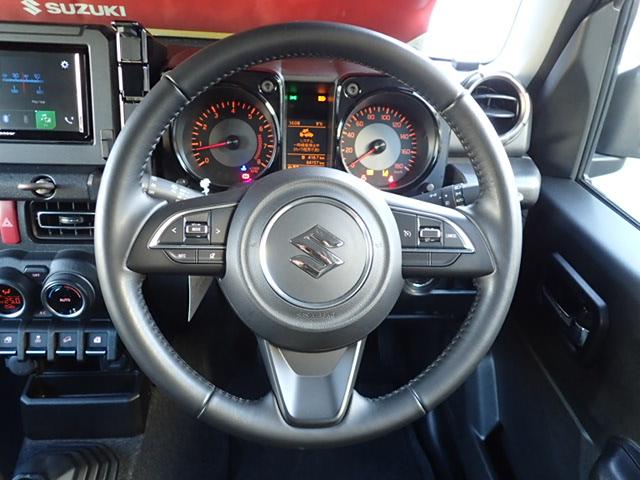 �h���C�o�[�̎�ɂ�������Ȃ��ޖ{�v���d�l�̃X�e�A�����O�B�y�X�e�A�����O�I�[�f�B�I�z�E�y�N���[�Y�R���g���[���z�ȂǑ��@�\�ȃX�e�A�����O����I