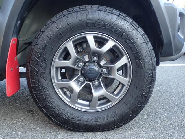 �؍���H�ƃu���b�N�h�����{�����X�^�C���b�V���ȏ����A���~�z�C�[���𑕒��I���݊�������܂��B