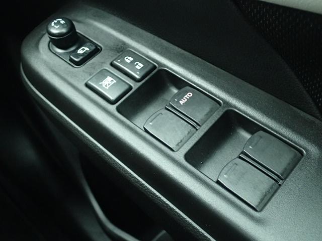 �^�]�ȃA�[�����X�g�ɁA�y�����R���h�A�~���[�z�y�p���[�E�B���h�E�z�X�C�b�`����B�茳�ő��색�N���N�B