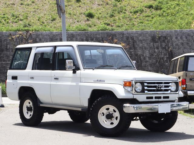 ランドクルーザー７０ ＬＸ　７７ランクル　３．５ＬＸ　デフロック　後期グリル　メッキバンパー　純正ホイール　ＴＯＹＯマッドタイヤ　シートカバー　ウッドステアリング　タイベルウォーターポンプ　ラジエター交換済（7枚目）