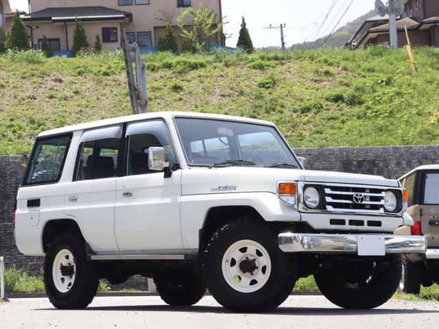 ランドクルーザー７０ ＬＸ　７７ランクル　３．５ＬＸ　デフロック　後期グリル　メッキバンパー　純正ホイール　ＴＯＹＯマッドタイヤ　シートカバー　ウッドステアリング　タイベルウォーターポンプ　ラジエター交換済（44枚目）