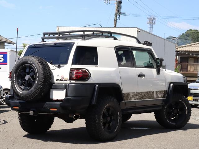 ＦＪクルーザー 　４．０　４ＷＤ　トレイルチームエディション　左ハンドル　ＴＲＤホイール　ＴＲＤマフラー　社外ヘッドライト　テール　カロッツェリアフルセグナビ　Ｂカメラ　ＢＴ　エアブラシペイント（8枚目）