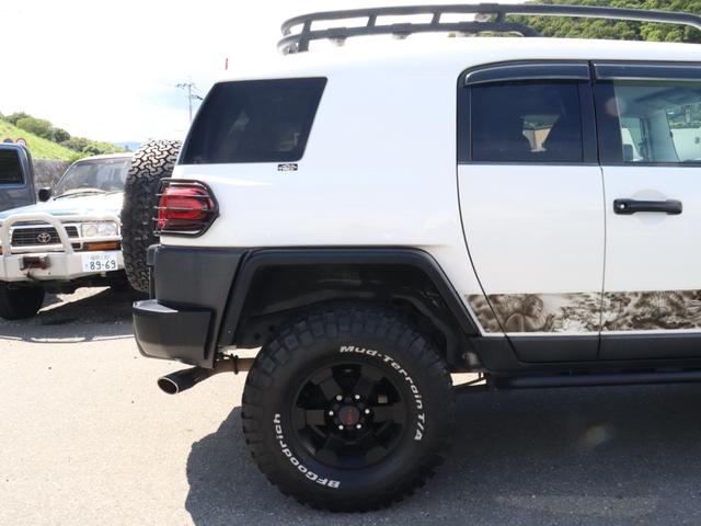 ＦＪクルーザー 　４．０　４ＷＤ　トレイルチームエディション　左ハンドル　ＴＲＤホイール　ＴＲＤマフラー　社外ヘッドライト　テール　カロッツェリアフルセグナビ　Ｂカメラ　ＢＴ　エアブラシペイント（22枚目）