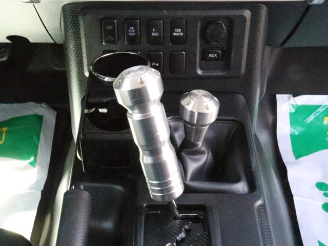 ＦＪクルーザー 　４．０　４ＷＤ　トレイルチームエディション　左ハンドル　ＴＲＤホイール　ＴＲＤマフラー　社外ヘッドライト　テール　カロッツェリアフルセグナビ　Ｂカメラ　ＢＴ　エアブラシペイント（35枚目）