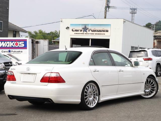 クラウン ロイヤルサルーン ベージュ本革シート サンルーフ カールソン20インチAW ローダウン 後期バンパー モデリスタフルエアロ シートヒーター(4枚目)