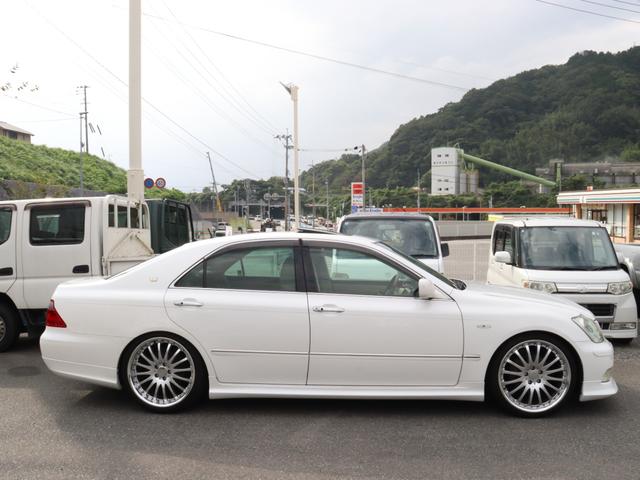 クラウン ロイヤルサルーン ベージュ本革シート サンルーフ カールソン20インチAW ローダウン 後期バンパー モデリスタフルエアロ シートヒーター(5枚目)