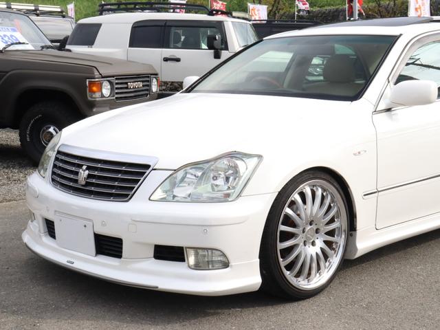 クラウン ロイヤルサルーン ベージュ本革シート サンルーフ カールソン20インチAW ローダウン 後期バンパー モデリスタフルエアロ シートヒーター(10枚目)