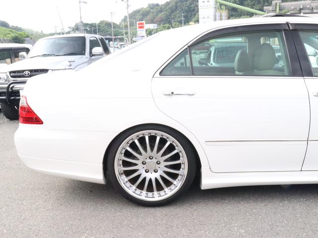 クラウン ロイヤルサルーン ベージュ本革シート サンルーフ カールソン20インチAW ローダウン 後期バンパー モデリスタフルエアロ シートヒーター(18枚目)