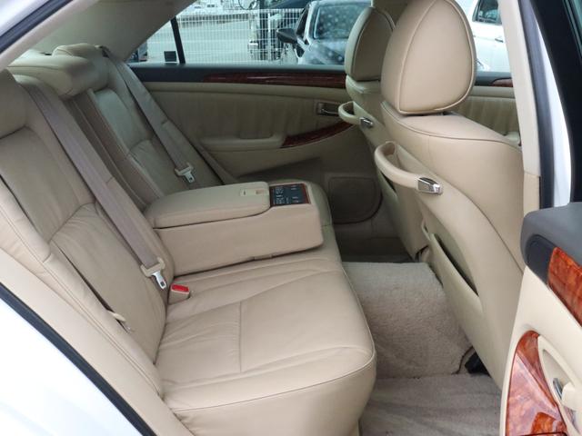 クラウン ロイヤルサルーン ベージュ本革シート サンルーフ カールソン20インチAW ローダウン 後期バンパー モデリスタフルエアロ シートヒーター(35枚目)