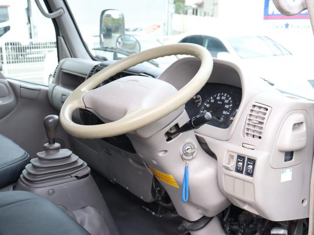 ダイナトラック Wキャブロングジャストロー ダブルキャブ リフトアップ 輸出ホイール ジオランダーMT 2500cc ディーゼルターボ マットカーキ オーバーフェンダー パイプフェンダー 後期ルックヘッドライト シートカバー マフラー(33枚目)