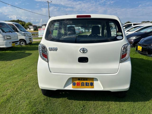 ピクシスエポック 　アイドリングストップ　ＣＶＴ　ＣＤ　ＵＳＢ　ミュージックプレイヤー接続可　エアコン　パワーウィンドウ　運転席エアバッグ　助手席エアバッグ（4枚目）