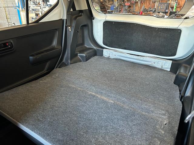 アルト ＶＰ　キーレスエントリー　ＡＴ　盗難防止システム　ＡＢＳ　ＥＳＣ　衝突安全ボディ　エアコン（28枚目）