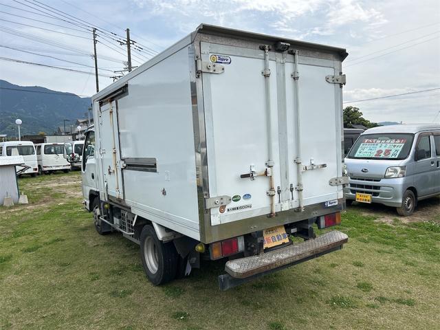 エルフトラック 　冷蔵冷凍車　－３０度　ディーゼル　ＭＴ　後輪ダブル　バックカメラ　キーレスエントリー　電動格納ミラー　ＥＳＣ　エアコン　パワーウィンドウ　運転席エアバッグ　記録簿（3枚目）