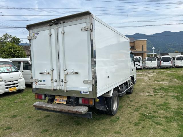 エルフトラック 　冷蔵冷凍車　－３０度　ディーゼル　ＭＴ　後輪ダブル　バックカメラ　キーレスエントリー　電動格納ミラー　ＥＳＣ　エアコン　パワーウィンドウ　運転席エアバッグ　記録簿（5枚目）