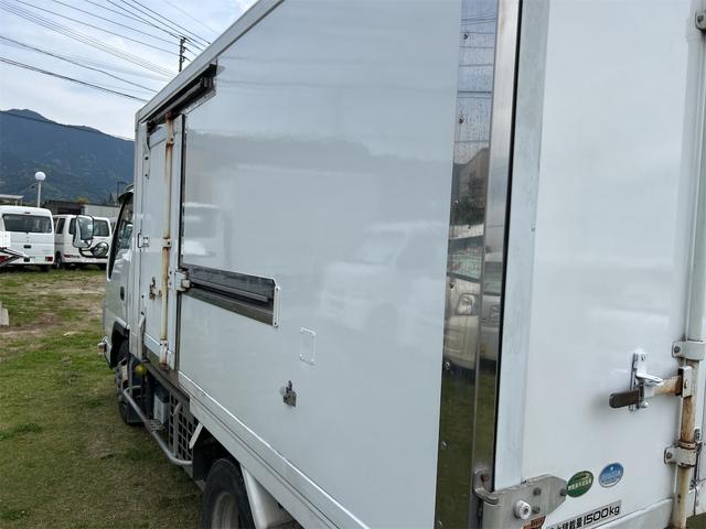 エルフトラック 　冷蔵冷凍車　－３０度　ディーゼル　ＭＴ　後輪ダブル　バックカメラ　キーレスエントリー　電動格納ミラー　ＥＳＣ　エアコン　パワーウィンドウ　運転席エアバッグ　記録簿（12枚目）