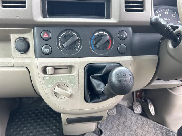 スクラム ＰＣ　ＭＴ　両側スライドドア　盗難防止システム　エアコン　パワーステアリング　運転席エアバッグ　助手席エアバッグ（18枚目）