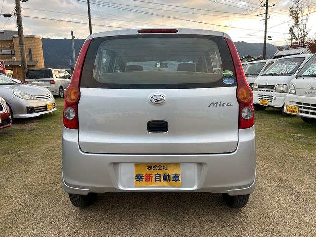 ミラ Xスペシャル マニュアル5速 ワンオーナー キーレスエントリー MT 盗難防止システム ABS CD ミュージックプレイヤー接続可 衝突安全ボディ エアコン パワーステアリング パワーウィンドウ(4枚目)