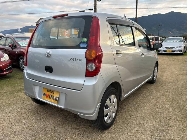 ミラ Xスペシャル マニュアル5速 ワンオーナー キーレスエントリー MT 盗難防止システム ABS CD ミュージックプレイヤー接続可 衝突安全ボディ エアコン パワーステアリング パワーウィンドウ(5枚目)