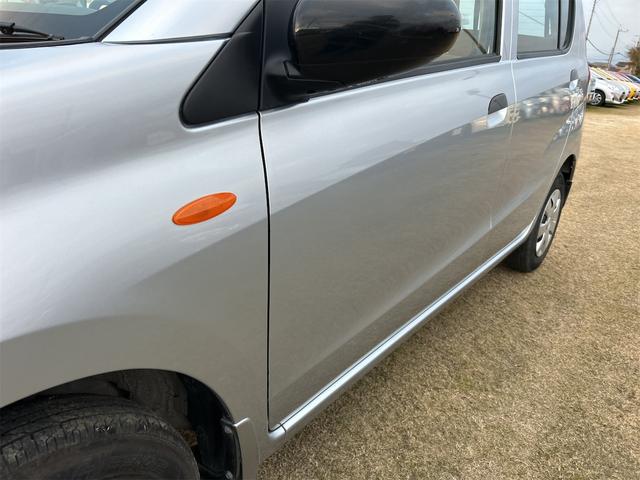 ミラ Xスペシャル マニュアル5速 ワンオーナー キーレスエントリー MT 盗難防止システム ABS CD ミュージックプレイヤー接続可 衝突安全ボディ エアコン パワーステアリング パワーウィンドウ(13枚目)