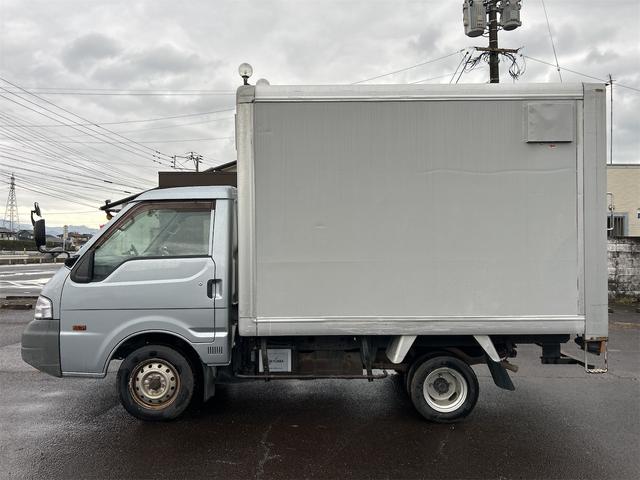ボンゴトラック ＤＸ　キャビン全塗装済み　パネルバン　積載量７００Ｋｇ　ＣＶＴ　後輪ダブル　バックカメラ　エアコン　パワーウィンドウ　運転席エアバッグ　助手席エアバッグ（2枚目）