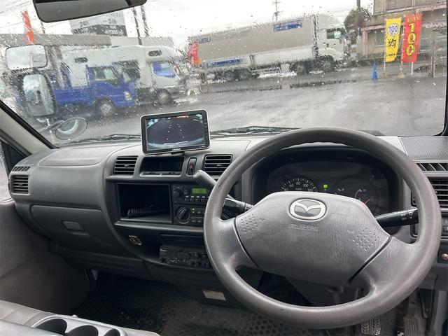 ボンゴトラック ＤＸ　キャビン全塗装済み　パネルバン　積載量７００Ｋｇ　ＣＶＴ　後輪ダブル　バックカメラ　エアコン　パワーウィンドウ　運転席エアバッグ　助手席エアバッグ（9枚目）