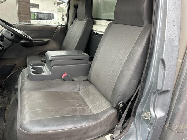 ボンゴトラック ＤＸ　キャビン全塗装済み　パネルバン　積載量７００Ｋｇ　ＣＶＴ　後輪ダブル　バックカメラ　エアコン　パワーウィンドウ　運転席エアバッグ　助手席エアバッグ（14枚目）