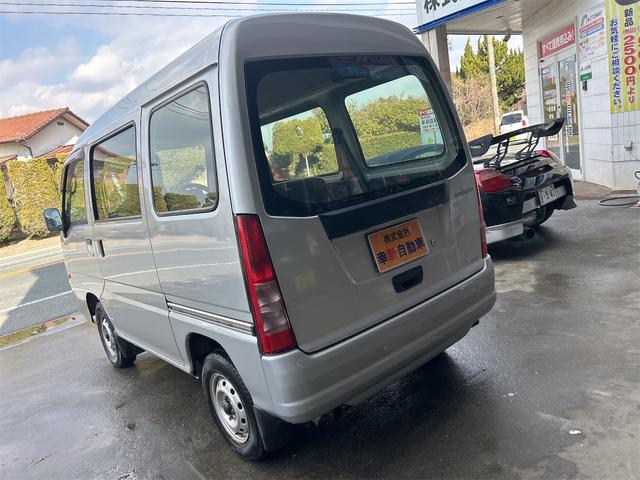 サンバーバン ＶＢ　マニュアル５速　ＭＴ　両側スライドドア　エアコン　パワーステアリング　運転席エアバッグ（3枚目）