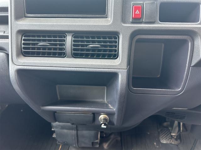 サンバーバン ＶＢ　マニュアル５速　ＭＴ　両側スライドドア　エアコン　パワーステアリング　運転席エアバッグ（13枚目）