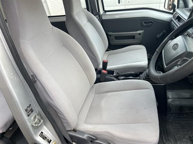 サンバーバン ＶＢ　マニュアル５速　ＭＴ　両側スライドドア　エアコン　パワーステアリング　運転席エアバッグ（18枚目）