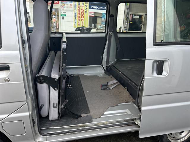 サンバーバン ＶＢ　マニュアル５速　ＭＴ　両側スライドドア　エアコン　パワーステアリング　運転席エアバッグ（25枚目）