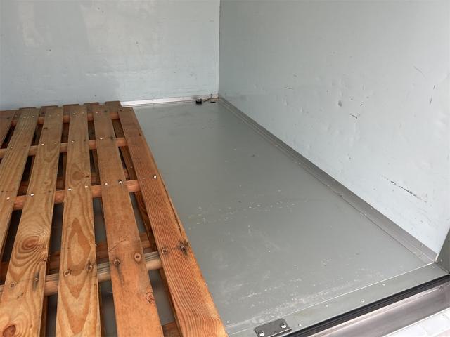 キャリイトラック 　冷蔵・冷凍車－５℃　オートマ　エアコン　ＡＴ　エアコン　パワーステアリング（12枚目）