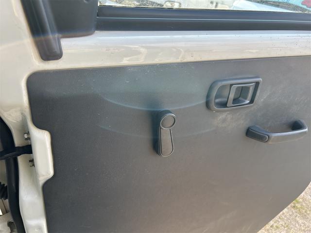 ハイゼットカーゴ スペシャル　４ＷＤ　マニュアル５速　ＭＴ　ドライブレコーダー　両側スライドドア　エアコン　パワーステアリング　運転席エアバッグ　助手席エアバッグ（20枚目）