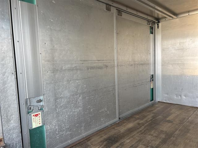 ボンゴトラック 　アルミバン　オートマ　２人乗り　バックカメラ　ベースグレード　後輪ダブル　ドライブレコーダー　ＡＢＳ　エアコン　パワーウィンドウ（18枚目）