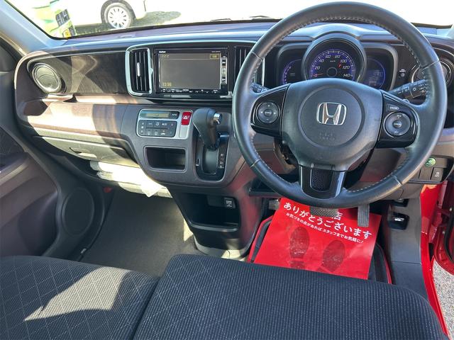 Ｎ－ＯＮＥ プレミアム　ツアラー・Ｌパッケージ　バックカメラ　ナビ　ＴＶ　オートクルーズコントロール　オートライト　ＨＩＤ　スマートキー　アイドリングストップ　電動格納ミラー　ベンチシート　ＣＶＴ　盗難防止システム　ＡＢＳ　ＥＳＣ　ＣＤ　ＤＶＤ再生（17枚目）