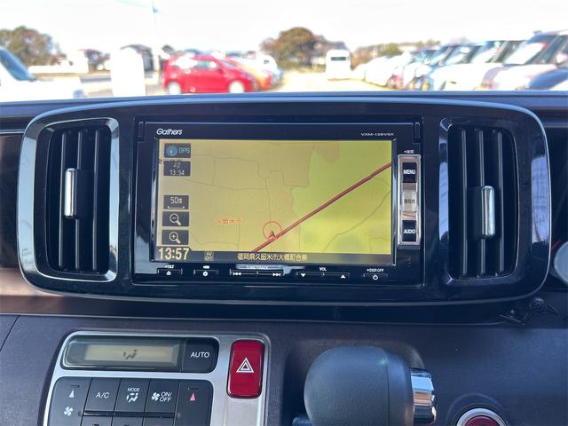 Ｎ－ＯＮＥ プレミアム　ツアラー・Ｌパッケージ　バックカメラ　ナビ　ＴＶ　オートクルーズコントロール　オートライト　ＨＩＤ　スマートキー　アイドリングストップ　電動格納ミラー　ベンチシート　ＣＶＴ　盗難防止システム　ＡＢＳ　ＥＳＣ　ＣＤ　ＤＶＤ再生（18枚目）