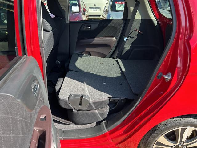 Ｎ－ＯＮＥ プレミアム　ツアラー・Ｌパッケージ　バックカメラ　ナビ　ＴＶ　オートクルーズコントロール　オートライト　ＨＩＤ　スマートキー　アイドリングストップ　電動格納ミラー　ベンチシート　ＣＶＴ　盗難防止システム　ＡＢＳ　ＥＳＣ　ＣＤ　ＤＶＤ再生（33枚目）