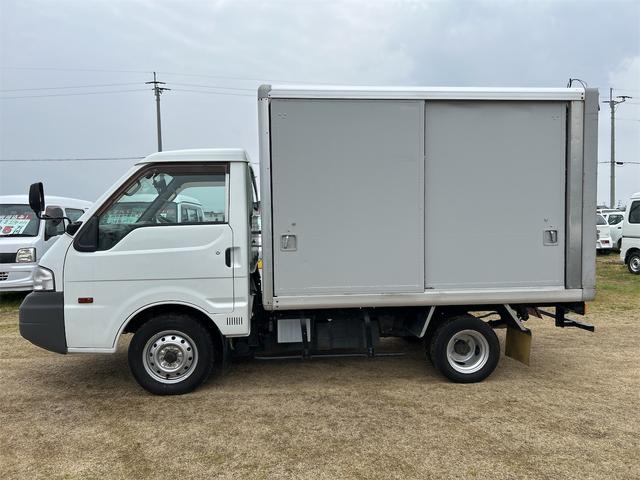 ボンゴトラック ベースグレード　パネルバン　スライドドア　オートマ　積載量７００Ｋｇ　ＡＴ　バックカメラ　エアコン　パワーウィンドウ　運転席エアバッグ　助手席エアバッグ（2枚目）