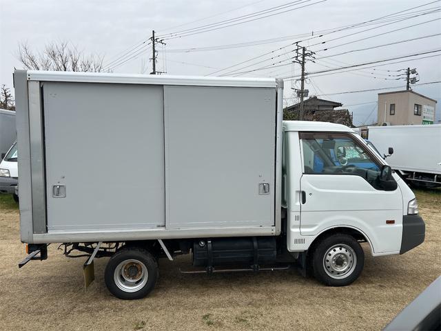 ボンゴトラック ベースグレード　パネルバン　スライドドア　オートマ　積載量７００Ｋｇ　ＡＴ　バックカメラ　エアコン　パワーウィンドウ　運転席エアバッグ　助手席エアバッグ（6枚目）