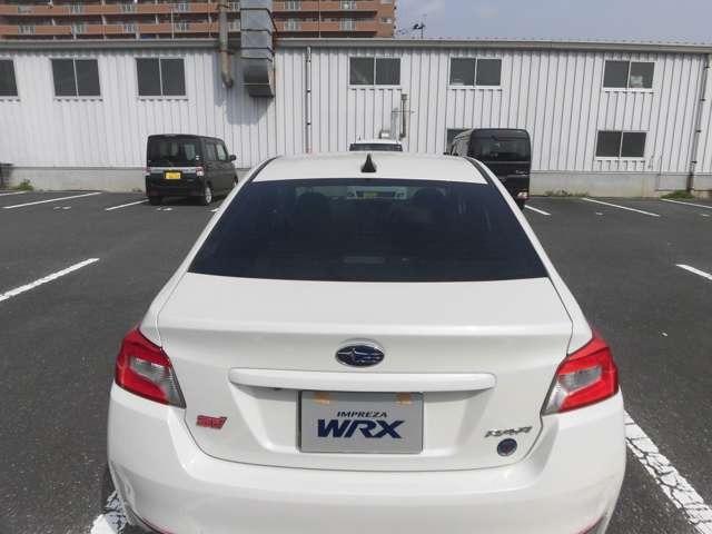 ＷＲＸ ＳＴＩ ＲＡ－Ｒ　ドライブレコーダー　バックカメラ　ＬＥＤヘッドランプ　スマートキー　ＥＴＣ　アルミホイール　ターボ　マニュアル６速　フルセグＴＶ　ミュージックプレイヤー接続可（10枚目）