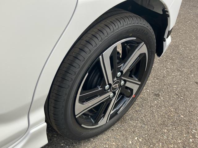 ムーヴ ＲＳ　届出済未使用車　両側パワースライドドア　ナビテレビ　アラウンドビューモニター　レーダークルーズ　コーナーセンサー　スマートキー　プッシュスタート　セキュリティー　ＬＥＤライト　純正アルミ（5枚目）