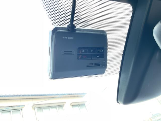 プリウス Ｓツーリングセレクション　後期／エアロスタイリングパッケージ／ＡＬＰＩＮＥナビ・ＴＶ＆スピーカー／ヒーター機能付き黒革シート（8枚目）