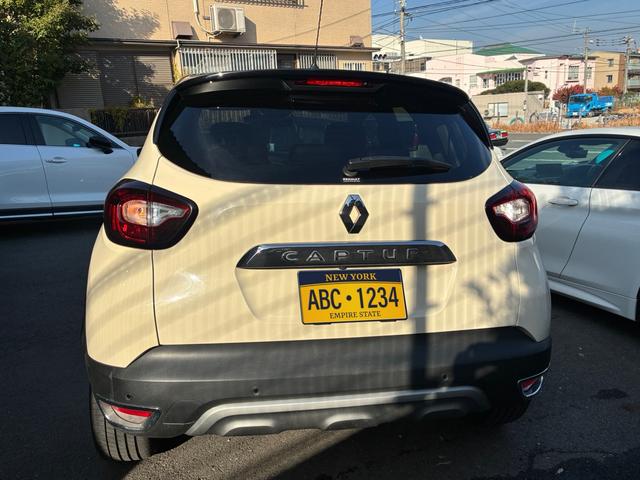 キャプチャー インテンス　レザー　（ヒーター付き黒革シート）（3枚目）