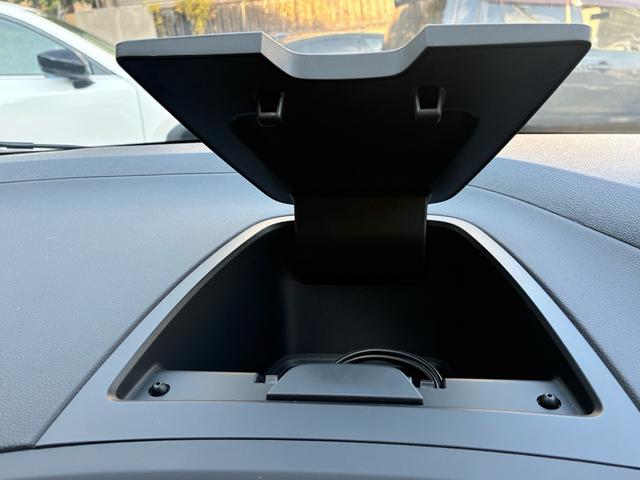 キャプチャー インテンス　レザー　（ヒーター付き黒革シート）（23枚目）