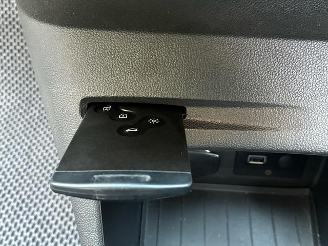 キャプチャー インテンス　レザー　（ヒーター付き黒革シート）（24枚目）