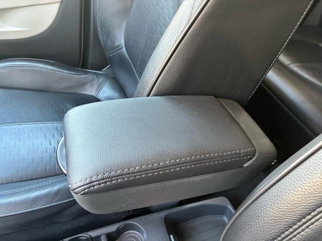 キャプチャー インテンス　レザー　（ヒーター付き黒革シート）（26枚目）