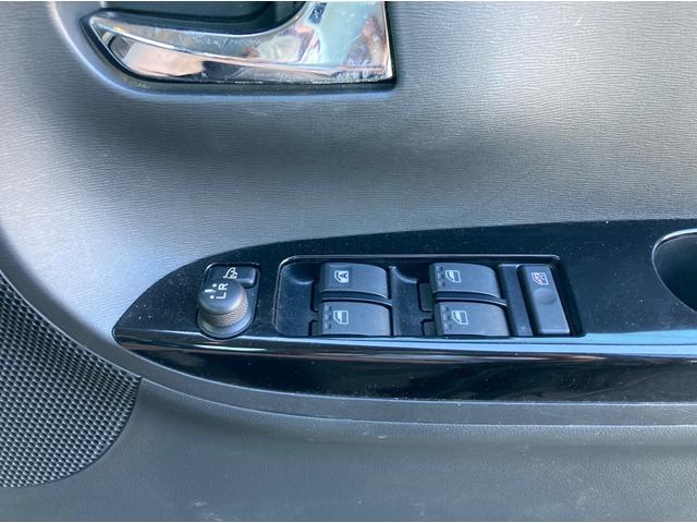 タント カスタムＲＳ　トップエディションＳＡ　ナビ地デジＴＶ　バックカメラ　スマートキー　両側電動スライドドア　パノラマオープンドア　ＥＴＣ　純正アルミ（33枚目）