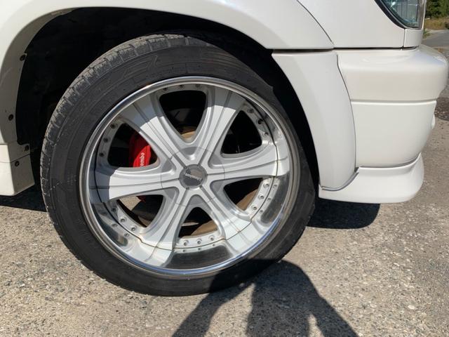 シグナス 純正ナビ 社外アルミ 4WD 革シート ウッドコンビハンドル トムススーパーチャージャー ブレンボブレーキシステム ガナドールマフラー 希少ナイトビュー付き(8枚目)