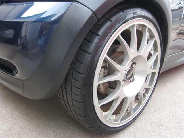 ＭＩＮＩ クーパーＳ　チェックメイト　車高調　インタークーラー　マフラー　ナビ＆ＴＶ＆ＥＴＣ（21枚目）