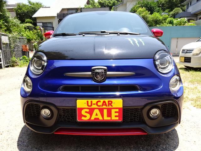 アバルト５９５ モンスターエナジー・ヤマハ　左ハンドル　マニュアル車　ナビテレビ　バックカメラ　デイライト　フォグライト　アルミペダル（2枚目）