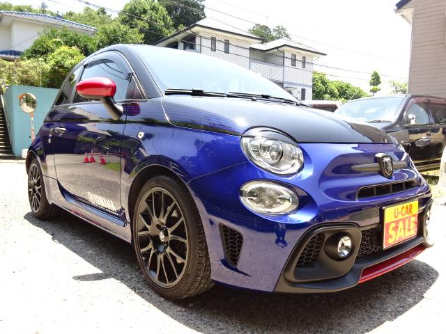 アバルト５９５ モンスターエナジー・ヤマハ　左ハンドル　マニュアル車　ナビテレビ　バックカメラ　デイライト　フォグライト　アルミペダル（3枚目）